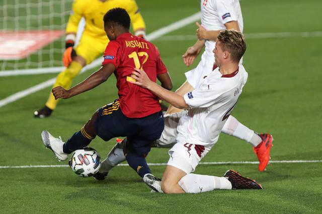 萨林杰35+16贺希宁准绝杀 深圳1分险胜同曦